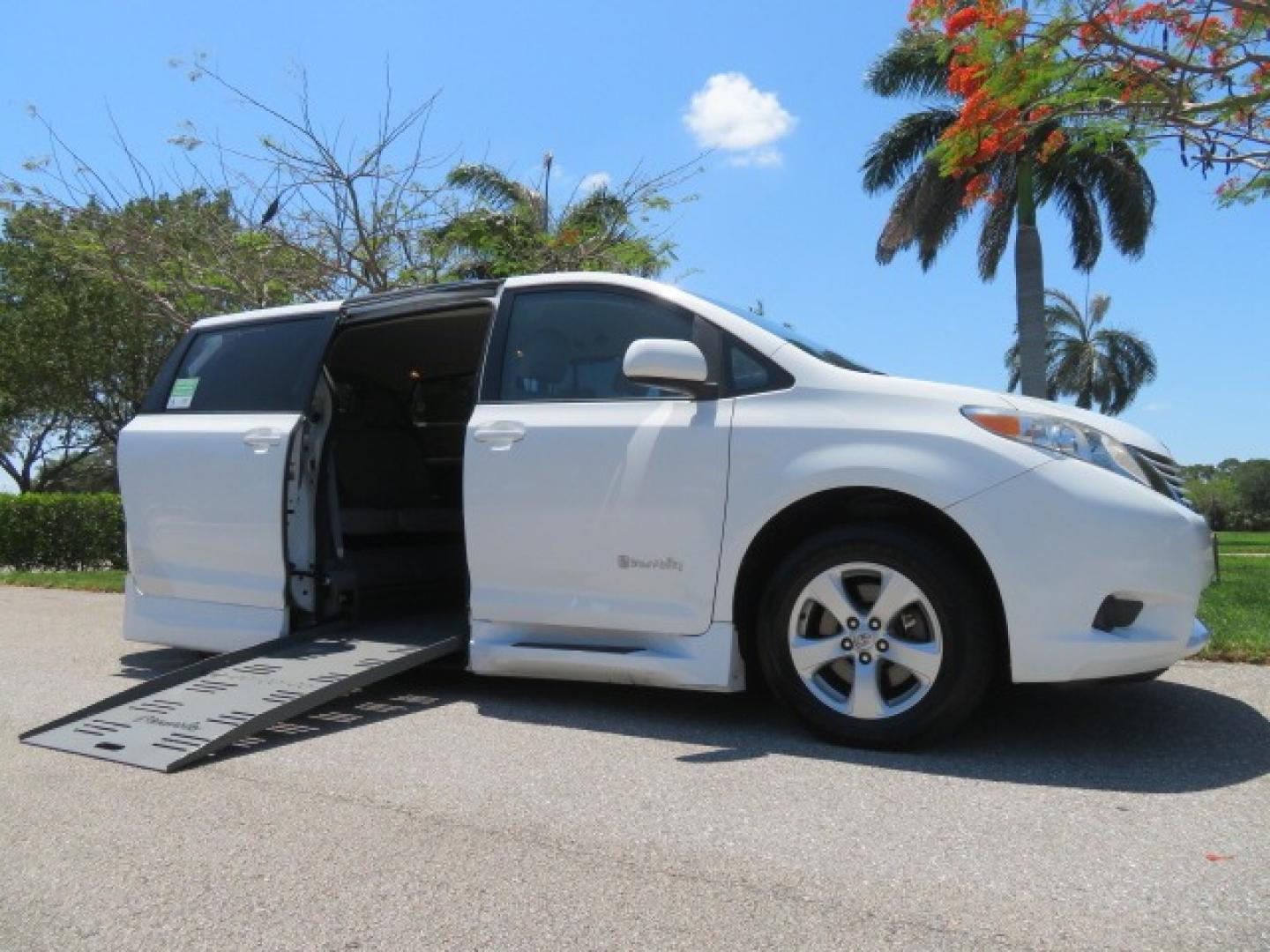 2016 White /Gray Toyota Sienna (5TDKK3DC8GS) , located at 4301 Oak Circle #19, Boca Raton, FL, 33431, (954) 561-2499, 26.388861, -80.084038 - You are looking at Gorgeous Low Mileage 2016 Toyota Sienna LE Braunability XT Handicap Van Wheelchair Van Conversion Van with 26K Original Miles, Power Side Entry Ramp with Kneeling Van Function, Passenger Side Quick Lock System (same as ez lock), Quick Release Front Seats, Floor with L Tracks, Leat - Photo#30